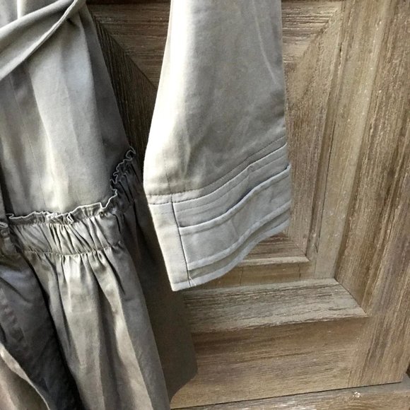 ELLE Trench Coat with ruffle detailing NWOT - Picture 4 of 8